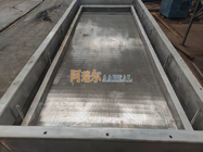 SUS Linear Motion Vibrating Screen For Separating Sifting Chemical Products