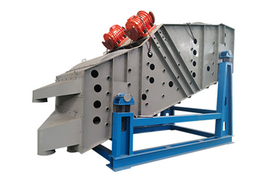 ความสามารถสูง 1800 * 5000 มม 4 Deck Mogensen Linear Rectangular Vibrating Screen สําหรับวัสดุที่ทนไฟ