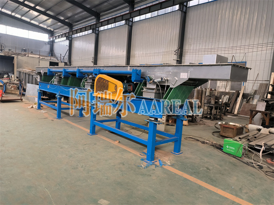 สแตนเลส เทฟลอนเคลือบใบสปริงสมดุล excentric conveyor Vibratory สําหรับผลิตภัณฑ์ยางธรรมชาติ Crumb ด้วยฟังก์ชันเย็น
