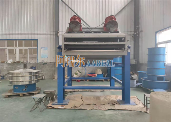 1500 * 3000 มิลลิเมตร สี่เหลี่ยม Linear Vibrating Screen สําหรับน้ําตาลเหล็กไร้ขัดเหล็ก