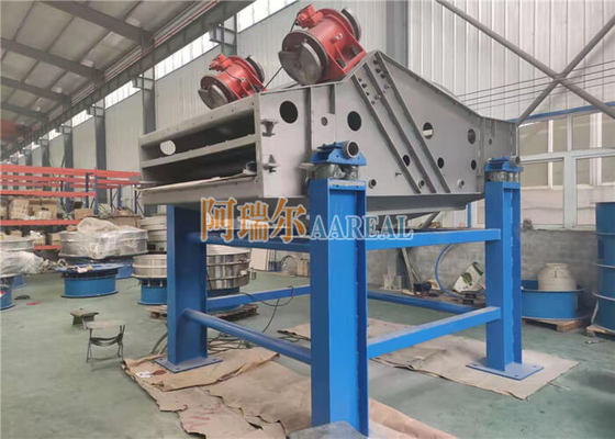 1500 * 3000 มิลลิเมตร สี่เหลี่ยม Linear Vibrating Screen สําหรับน้ําตาลเหล็กไร้ขัดเหล็ก