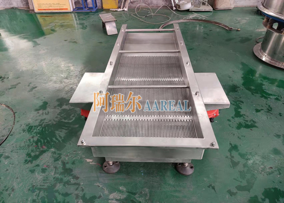 450*1500mm อาหารเกรดสแตนเลส Linear Vibrating Screen สําหรับเมล็ดสอยดํา